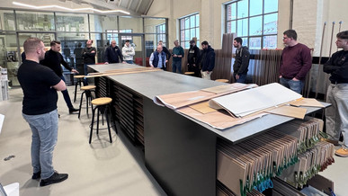 An der DesignStation während der Holz Junge Ausfahrt