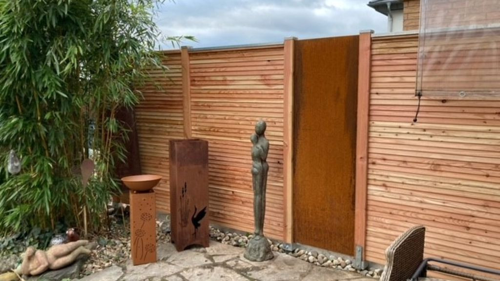 Sichtschutz Lärche natur mit Cortenstahl